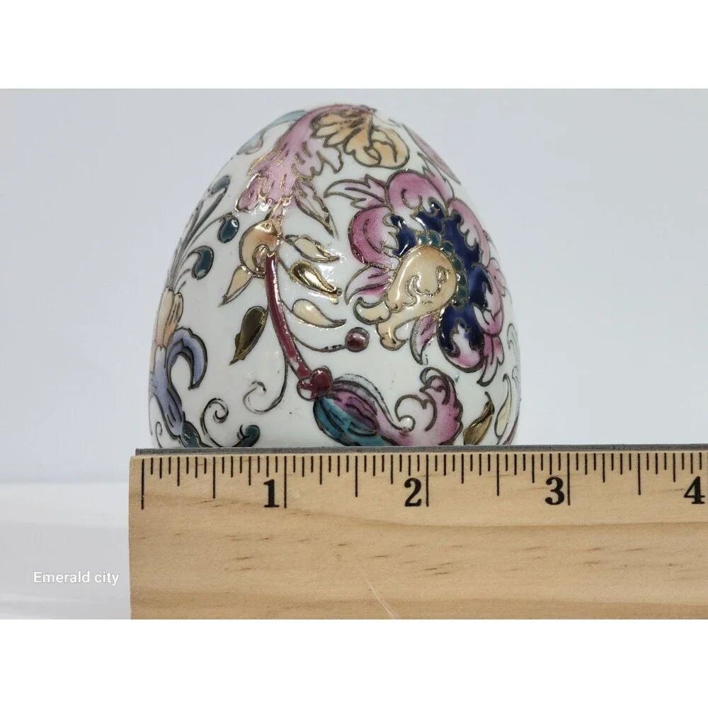 Vtg Chinese Asian Etched Hand Painted White Moriage Porcelain Egg Wooden Stand